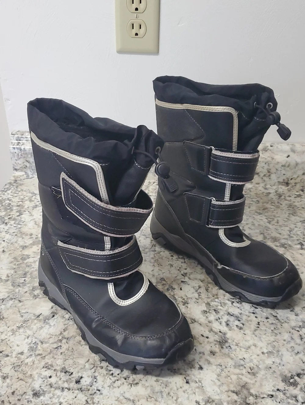 LANDS END KIDS Black Winter Snow Boots with Reflective Trim